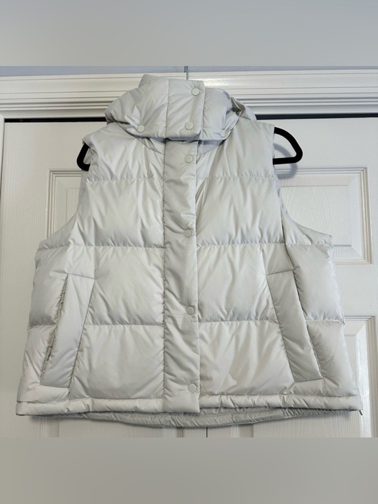 Lululemon Wunder Puff 600-Down-Fill Cropped Vest in Bone Size 8 NWT
